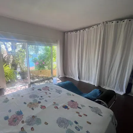 Petite Maison A Διαμέρισμα *